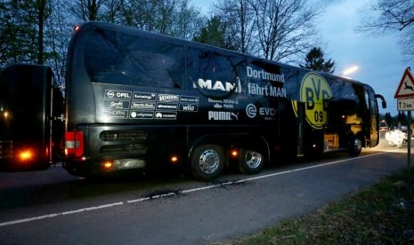 Kondisi bus Borussia Dortmund yang diserang bom menjelang laga leg pertama perempat final Liga Champions, Selasa (11/4).