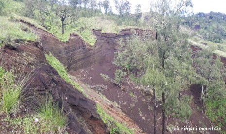 Kondisi Gunung Rinjani saat tim gabungan melakukan survei lapangan pada Sabtu (16/3).