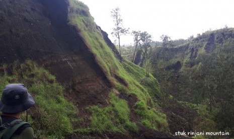 Kondisi Gunung Rinjani saat tim gabungan melakukan survei lapangan pada Sabtu (16/3).