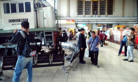 Kondisi lokomotif diesel di Stasiun Kota, Jakarta.