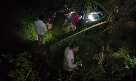 Kondisi mobil truk bak terbuka yang terjun ke jurang di Kejobong Purbalingga.