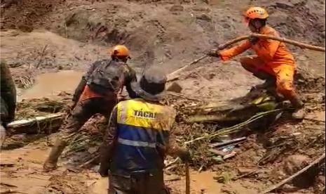 Kondisi pascalongsor di Kampung Gintung, Desa Cibenda, Kecamatan Cipongkor, Kabupaten Bandung Barat