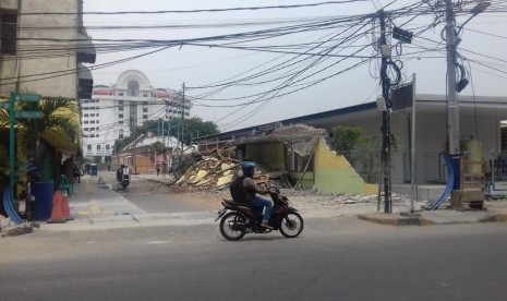 Kondisi PAUD Tunas Bina, Tamansari, Jakarta Barat pasca digusur oleh Satpol PP DKI Jakarta, Jumat (19/10). 