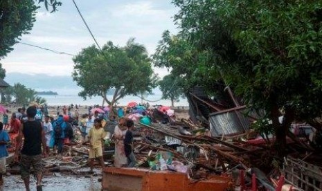 Kondisi pemukiman warga Negeri Lima, Pulau Ambon, Maluku, tersapu banjir bandang akibat jebolnya waduk Way Ela, Kamis (25/7).