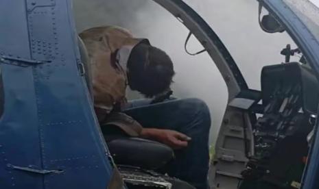 Kondisi pilot asal Selandia Baru, Glen Malcolm Conning di dalam helikopter yang ditembak OPM di Distrik Alama, Kabupaten Mimika, Papua Tengah pada Senin (5/8/2024).