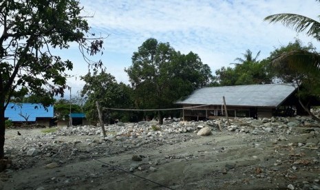 Kondisi rumah-rumah di Kampung Taruna, Hinekombe, Sentani, Jayapura, Papua. Permukiman ini berada persis di bawah Gunung Cyclop. 