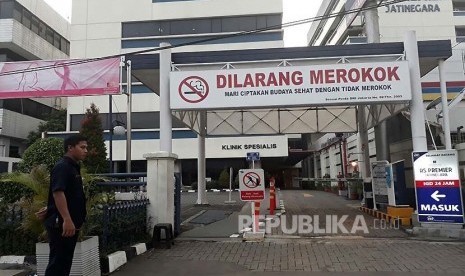 Kondisi terbaru di RS Premier Jatinegara, Senin (2/10). Sejak kemarin, pihak rumah sakit melarang awak media masuk ke rumah sakit. 