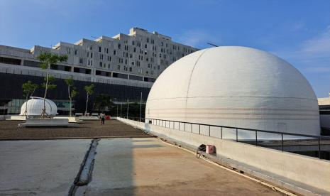 Kondisi terkini Planetarium dan Observatorium Jakarta di kawasan Taman Ismail Marzuki, Jakarta Pusat, yang masih dalam proses revitalisasi.