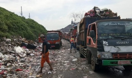 Kondisi terkini Tempat Pembuangan Akhir Sampah Sumur Batu, Kecamatan Bantargebang, Kota Bekasi, Senin (11/2).