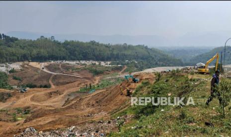 Kondisi TPA Sarimukti di Cipatat, Kabupaten Bandung Barat (KBB) yang Merupakan Lokasi Pembuangan Sampah dari Wilayah Bandung Raya.