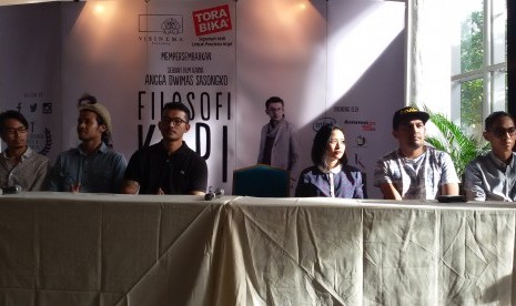 Konferensi pers film Filosofi Kopi yang dibintangi Chico Jerikho dan Rio Dewanto.