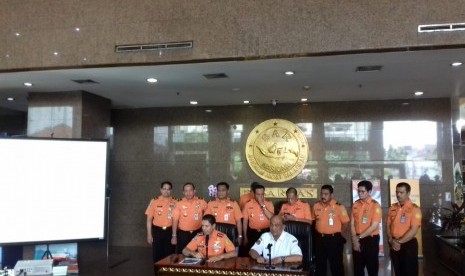 Konferensi pers jatuhnya Pesawat Lion Air JT610 di perairan Karawang, Jawa Barat di Kantor Basarnas, Jakarta, Senin (29/10).