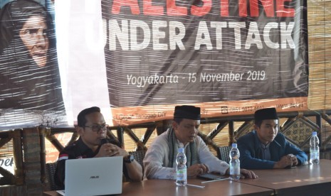 Konferensi pers Palestine Under Attack yang digelar Aksi Cepat Tanggap (ACT) DIY di Kabupaten Bantul, Jumat (15/11). 