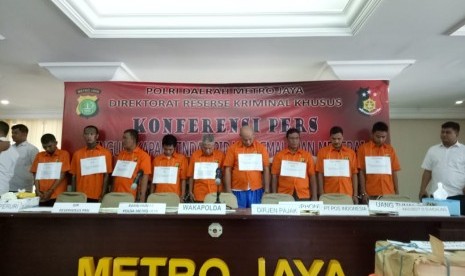 Konferensi pers pemalsuan materai di Mapolda Metro Jaya, Rabu (20/3).