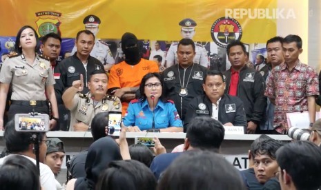 Konferensi pers penangkapan terduga pemakai narkoba arti Tora Sudiro di Polres Metro Jakarta Selata, Jumat (4/8). 