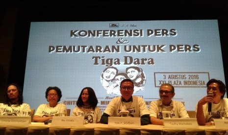 Konferensi pers restorasi film klasik Tiga Dara dari format seluloid ke digital.