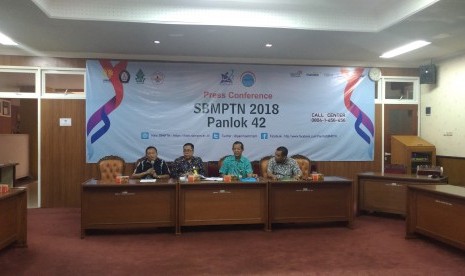 Konferensi pers SBMPTN Panlok 42 Semarang.