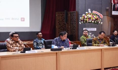 Konferensi pers soft launching Kartu Prakerja di Gedung Kemenko Perekonomian, Jakarta, Jumat (20/3). Turut hadir Menko Bidang Perekonomian Airlangga Hartarto dan Kepala Kantor Staf Kepresidenan Moeldoko.(Biro Humas Kemenko Perekonomian)