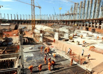 Konstruksi stadion baru nasional di Brasil untuk persiapan Piala Dunia yang belum kelar