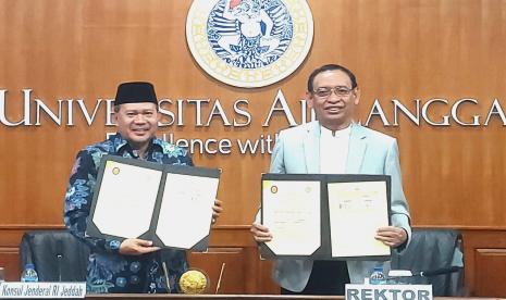 Konsulat Jenderal Republik Indonesia (KJRI) Jeddah menjalin kerja sama dengan Universitas Airlangga (Unair) di bidang pendidikan, penelitian, pengabdian kepada masyarakat, dan pengembangan sumber daya manusia. Penandatanganan kerja sama tersebut dilakukan di Gedung Rektorat Unair, Surabaya pada Rabu (26/10/2022).