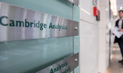 Konsultan politik Cambridge Analytica terlibat dalam kasus bocornya data 50 juta pengguna Facebook. 