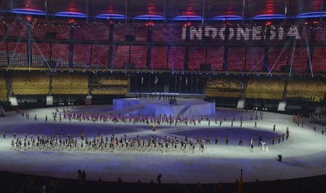 Kontingen indonesia mengikuti devile pembukaan SEA Games XXIX di Stadion Bukit Jalil, Malaysia, Sabtu (19/8