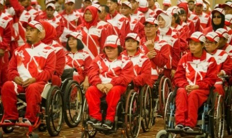 Kontingen Indonesia pada ASEAN Para Games 2017 ketika pelepasan di Solo, Jawa Tengah, Selasa (12/9).