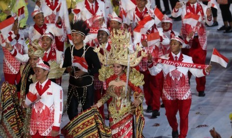  Kontingen Indonesia pada pembukaan Olimpiade 2016 di Rio de Janeiro, Brasil, Sabtu (5/8).