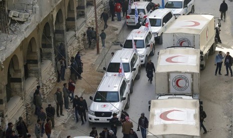 Konvoi 46 truk bantuan kemanusiaan dikirim ke kota Douma di Ghouta Timur, Senin (5/3).