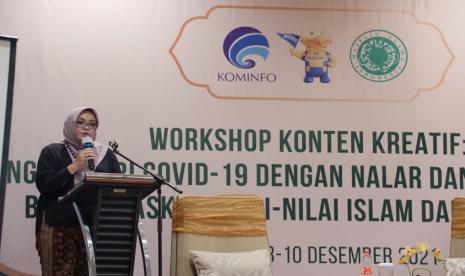 Koordinator Hukum dan Kerjasama Sekretariat Direktorat Jenderal Informasi dan Komunikasi Publik Kementerian Komunikasi dan Informatika, Mediodecci Lustarini