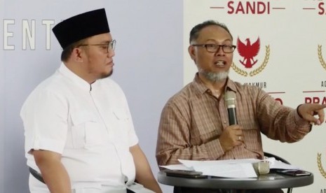 Koordinator Juru Bicara Badan Pemenangan Nasional (BPN), Dahnil Anzar Simanjuntak (Kiri) dan Ketua Kuasa Hukum 02, Bambang Widjajanto (Kanan)