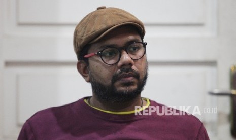 Koordinator Kontras Haris Azhar saat menjadi pembicara dalam diskusi kajian penyusunan buku 