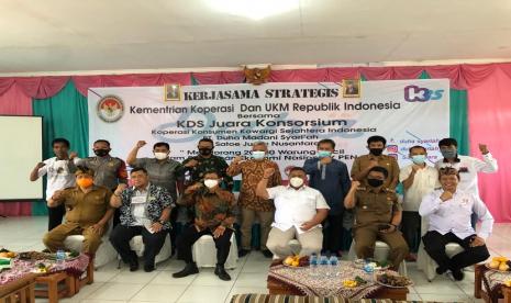 Koperasi Konsumen Kowargi Sejahtera Indonesia (Kowargi) bersinergi dengan lembaga pembiayaan Duha Madani Syariah dan PT Satoe Juara Nusantara (SJN) membantu warung-warung kecil anggota Kowargi di bidang permodalan, pendampingan sekaligus pembinaan.