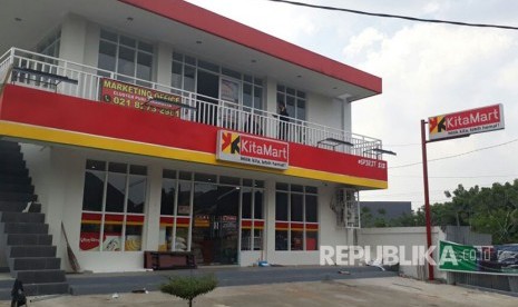 Koperasi Syariah 212  meluncurkan minimarket bernama ‘Kita Mart’ di daerah Jati Asih, Bekasi, Jawa Barat, Rabu (29/3).