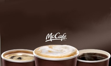 Kopi McCafe. Caramel macchiato yang dipesan seorang wanita asal Alabama, AS diduga tercemar zat kimia hingga membuat tenggorokan pelanggan tersebut cedera parah. 