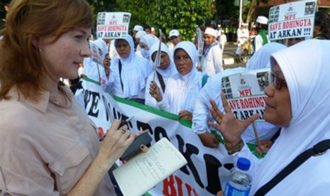 Koresponden APNC Helen Brown di Jakarta.