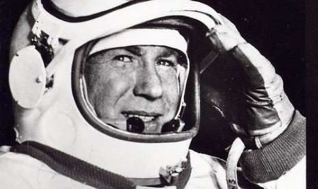 Kosmonaut Rusia Alexei Leonov, manusia pertama yang melihat Bumi dari luar angkasa