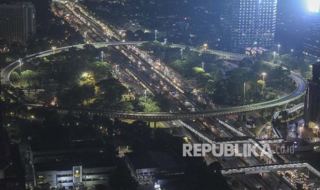 Kota Jakarta di malam hari (ilustrasi).