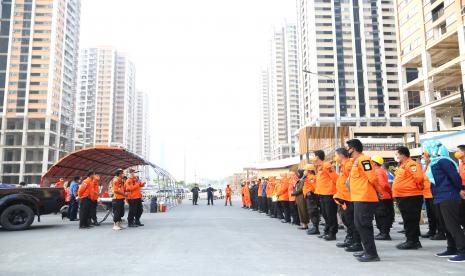 Kota modern Meikarta kembali membuktikan keseriusannya dalam menjamin keamanan dan kenyamanan penghuni, khususnya jika terjadi bencana alam, dengan bekerjasama dengan BPBD Kabupaten Bekasi mengadakan pelatihan simulasi bencana.