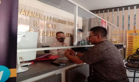 KPAID Kabupaten Tasikmalaya melaporkan kasus perundungan ke Polres Tasikmalaya, Kamis (21/7/2022). Kasus perundungan anak di Tasikmalaya menarik perhatian publik karena korban depresi dan meninggal dunia.