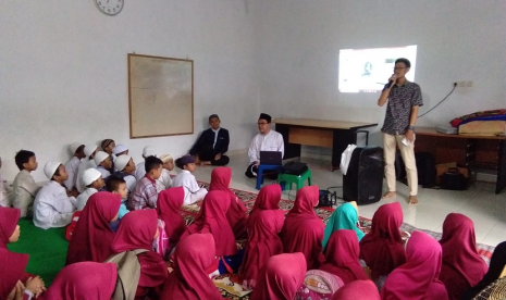     KPM menggelar kegiatan motivasi suprarasional di Yayasan Ril Arohmah.