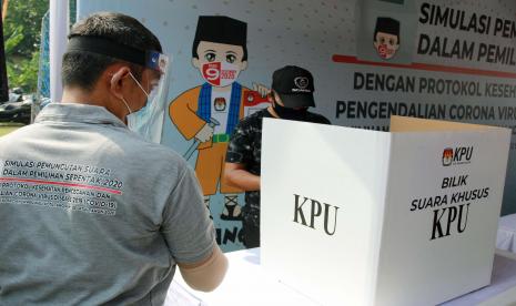 KPU akan menyiapkan satu bilik suara khusus di setiap TPS yang diperuntukan bagi pemilih yang suhu tubuhnya diatas 37 derajat saat pemungutan suara Pilkada serentak 2020.