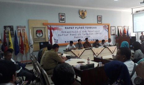 KPU Banyumas menggelar rapat pleno rekapitulasi dan penetapan Daftar Pemilih Tambahan (DPTb) di aula kantor KPU.