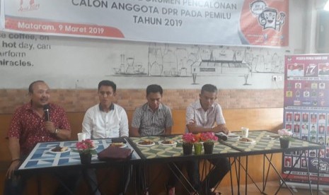 KPUD NTB menggelar rapat koordinasi pengelolaan dokumen pencalonan anggota DPR RI pada pemilu 2019 di Mataram, NTB, Sabtu (9/3).