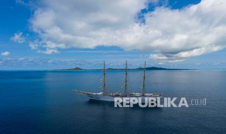 KRI Bima Suci melaksanakan lego jangkar di perairan Laut Natuna Utara, Kabupaten Natuna, beberapa waktu lalu.