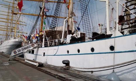 KRI Dewaruci