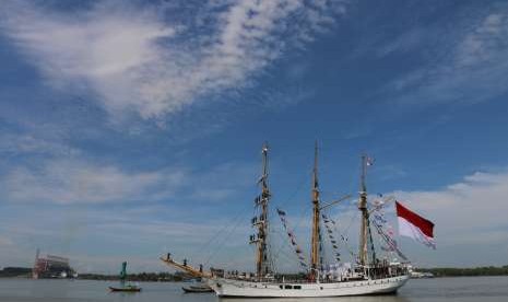 KRI Dewaruci 