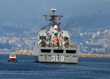 KRI Frans Kaisiepo-368, saat meninggalkan pelabuhan Beirut, Lebanon, Jumat, (17/6).