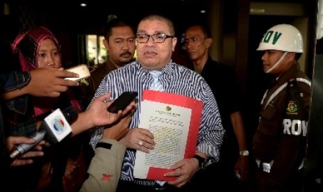 Kuasa hukum Komjen Budi Gunawan, Rasman Arif Nasution melaporkan pimpinan KPK ke Kejaksaan Agung di Jakarta, Rabu (21/1).