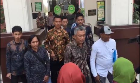 Kuasa hukum warga terdampak proyek tol jalan tol Solo Yogya mendaftarkan gugatan ke pengadilan.